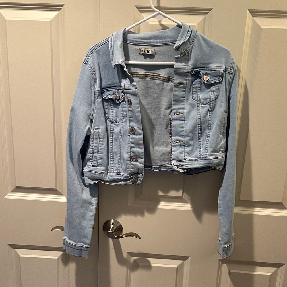 Cropped Light Blue Denim Jacket - Picture 3 of 6